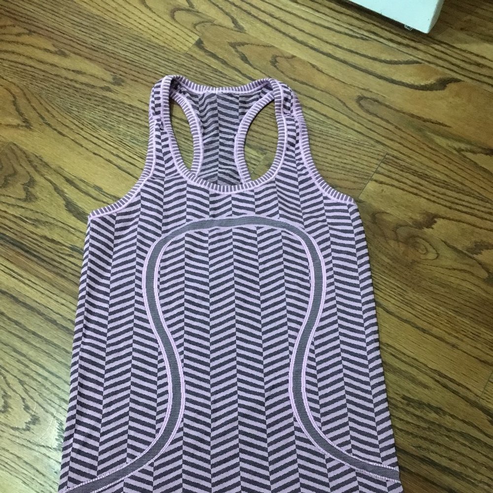 Lululemon Pink Chevron Sleeveless Swiftly